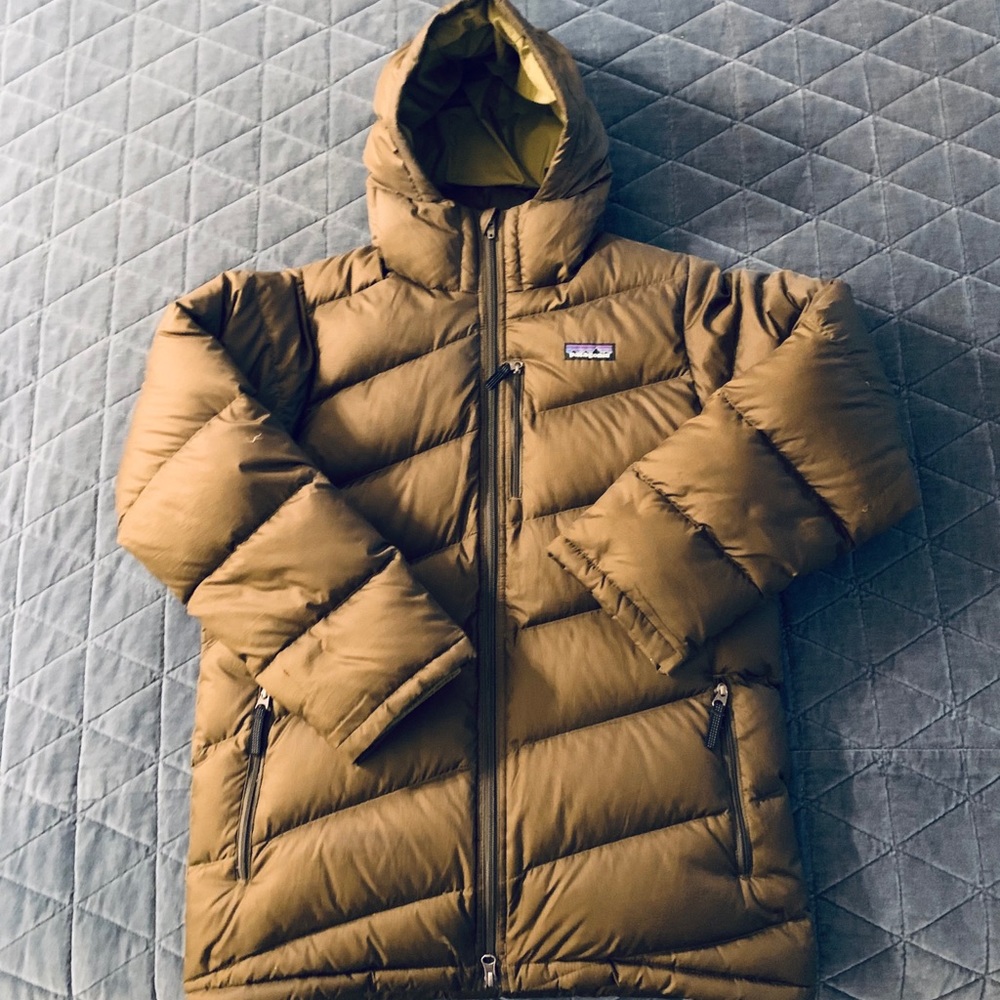 Boys Patagonia Hi-Loft down jacket